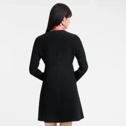 Kurzes Kleid Mit Gürtel-Patch