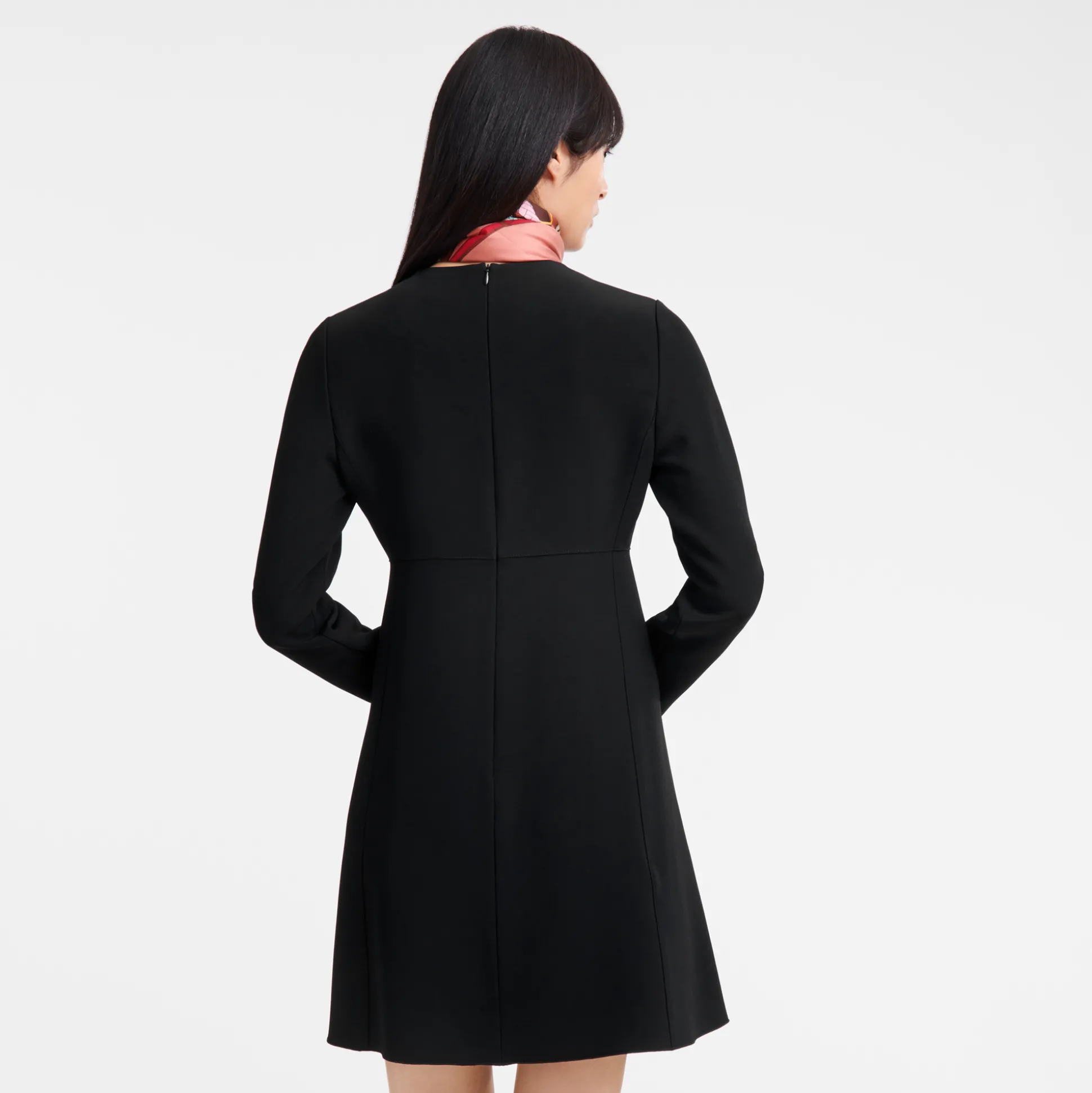 Kurzes Kleid Mit Gürtel-Patch